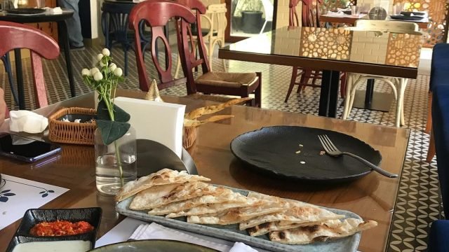 مطعم دآر زويد في البحرين  (الأسعار + المنيو + الموقع )