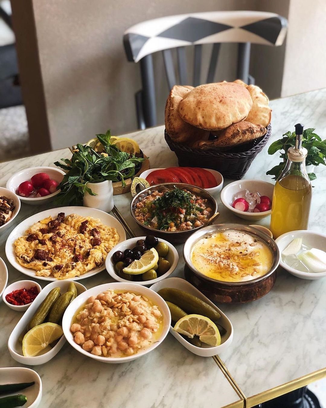 مطعم لبناني Lebanese restaurant(الاسعار+المنيو + الموقع)