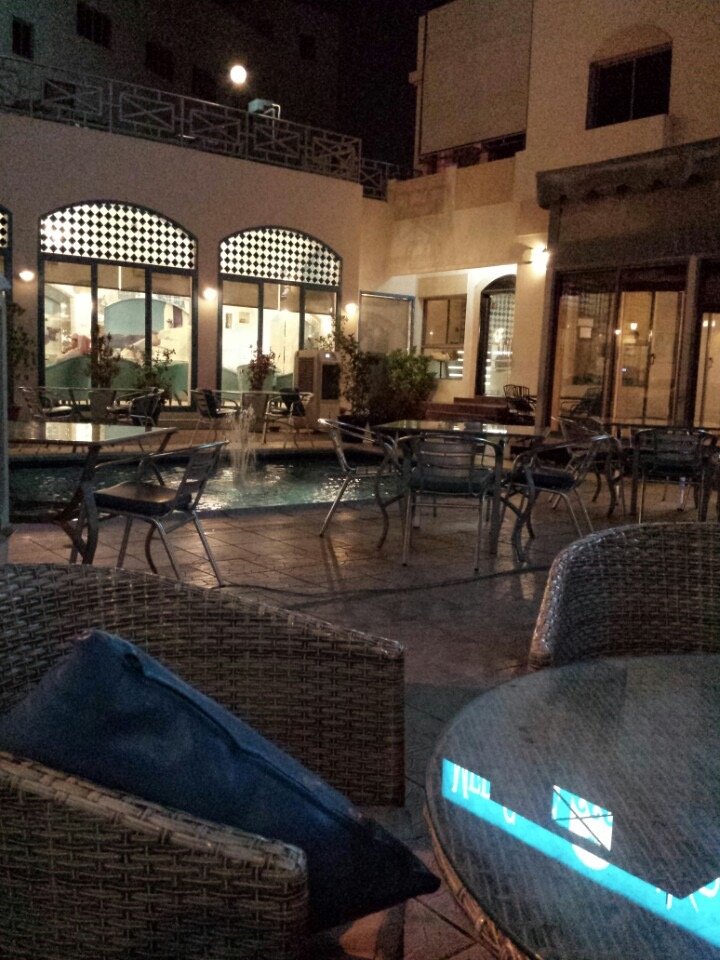 ميد كافيه بالبحرين (الأسعار + المنيو + الموقع )